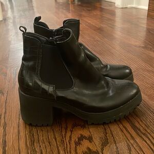 nasty gal chunky black booties. leather with subtle reptile detail on heel